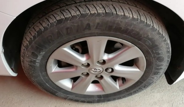 卡罗拉锐放轮胎尺寸 锐放轮胎尺寸为225/50 r18