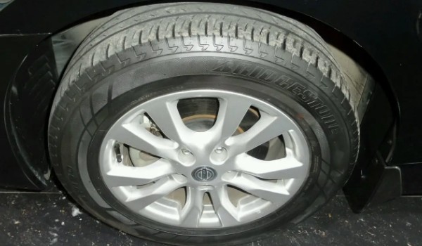 日产天籁轮胎尺寸是多少 轮胎尺寸规格为235/40 r19